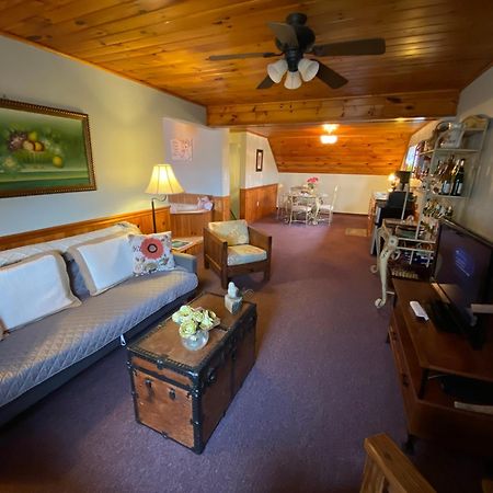 Savannah House Wine Country Inn & Cottages Himrod ภายนอก รูปภาพ