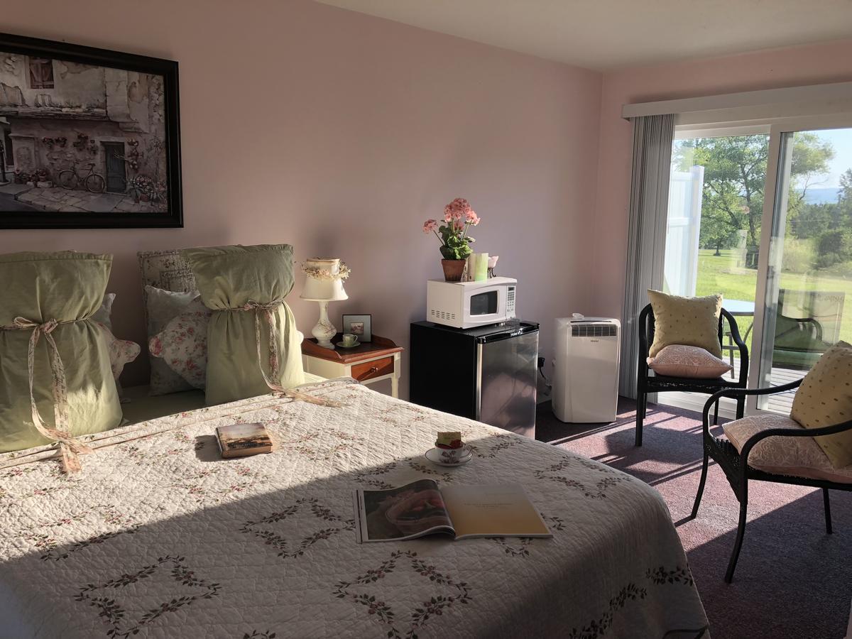 Savannah House Wine Country Inn & Cottages Himrod ภายนอก รูปภาพ