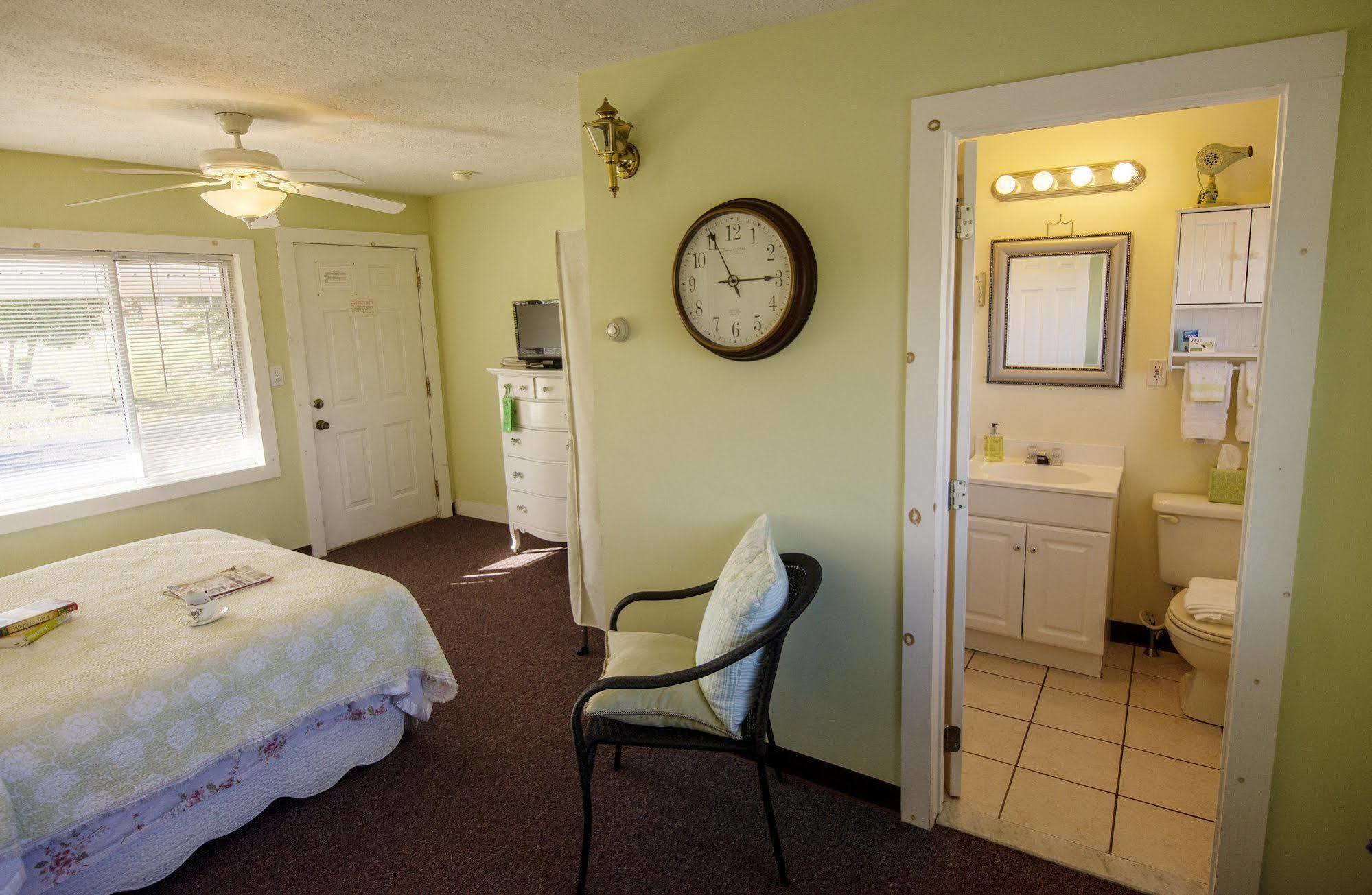 Savannah House Wine Country Inn & Cottages Himrod ภายนอก รูปภาพ